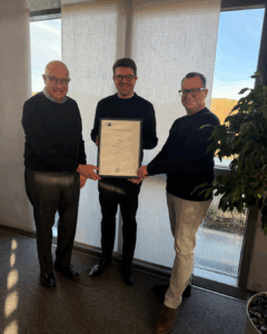 Übergabe Urkunde IHK iwelt