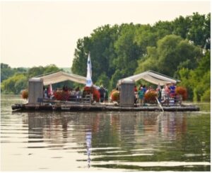 Sommerfest der iWelt 2014 mit Floßen auf dem Main
