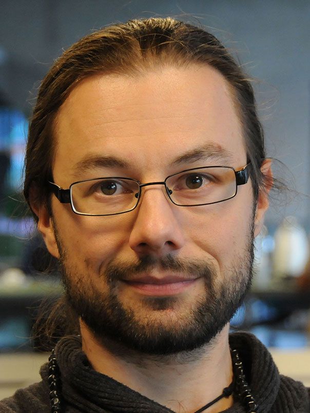 Dr. Tristan Behrens